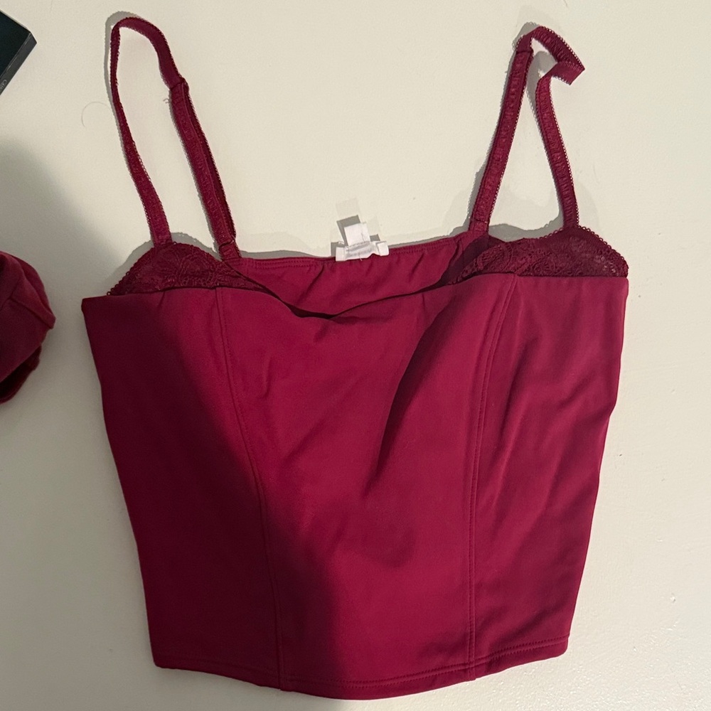 NEVER WORN! Garage Raspberry Lace Trim Camisole